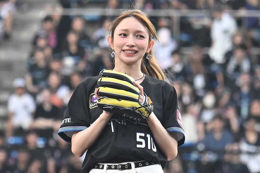 セレモニアルピッチに登板した元モーニング娘。の後藤真希【画像:産経新聞社】