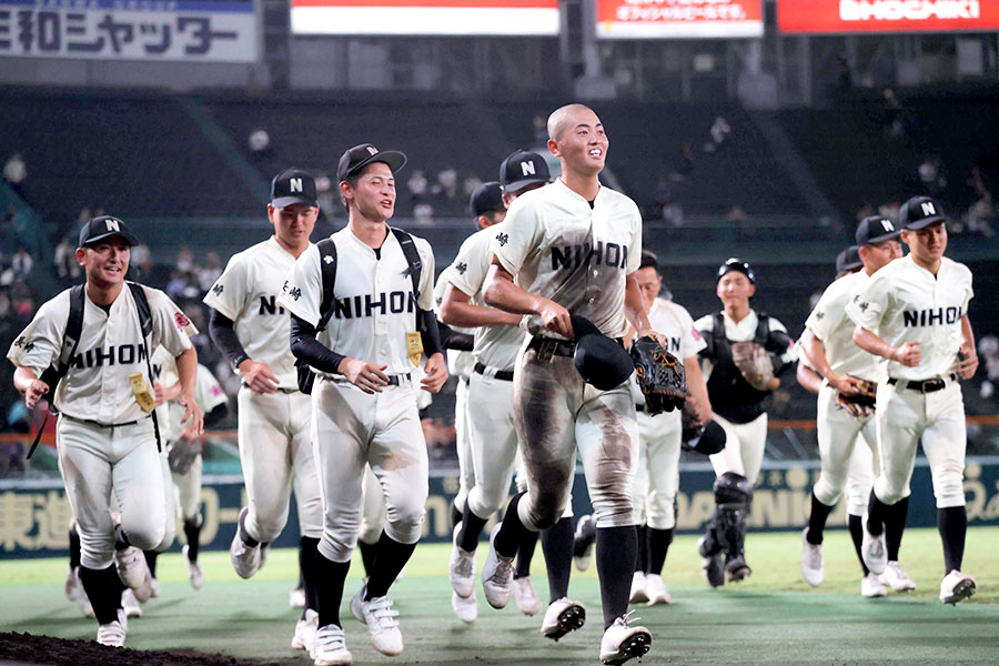 立正大淞南に勝利した長崎日大ナイン【写真：スポーツ報知/アフロ】