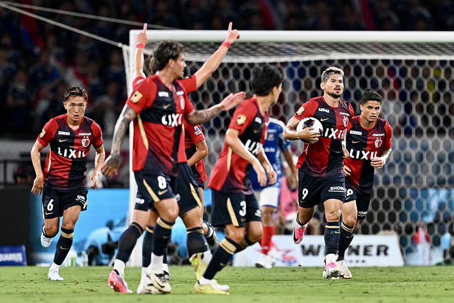 開幕戦で横浜F・マリノスを4-3で下した鹿島アントラーズ【写真：松尾/アフロスポーツ】