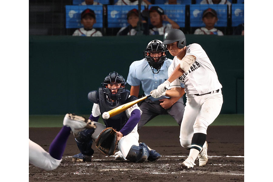 2回、安打を放つ福山・松井湧心【写真:産経新聞社】