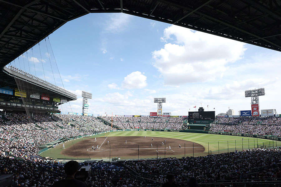 横浜（神奈川）VS沖縄尚学（沖縄）のカードは3万7000人で埋まった【写真：スポーツ報知/アフロ】