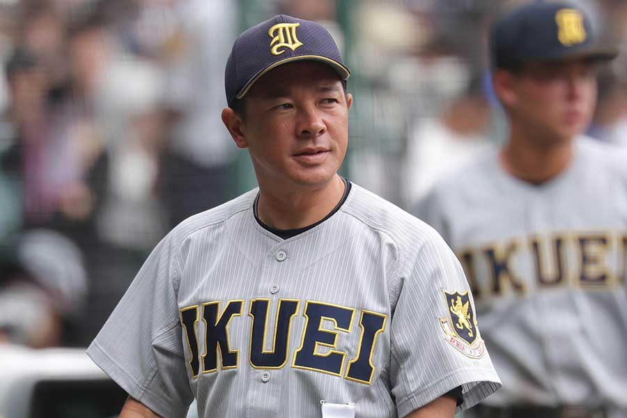 仙台育英の須江航監督【写真：スポーツ報知/アフロ】