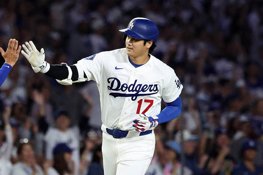 ロイヤルズ戦で2ランを放ったドジャースの大谷翔平【写真:ロイター】