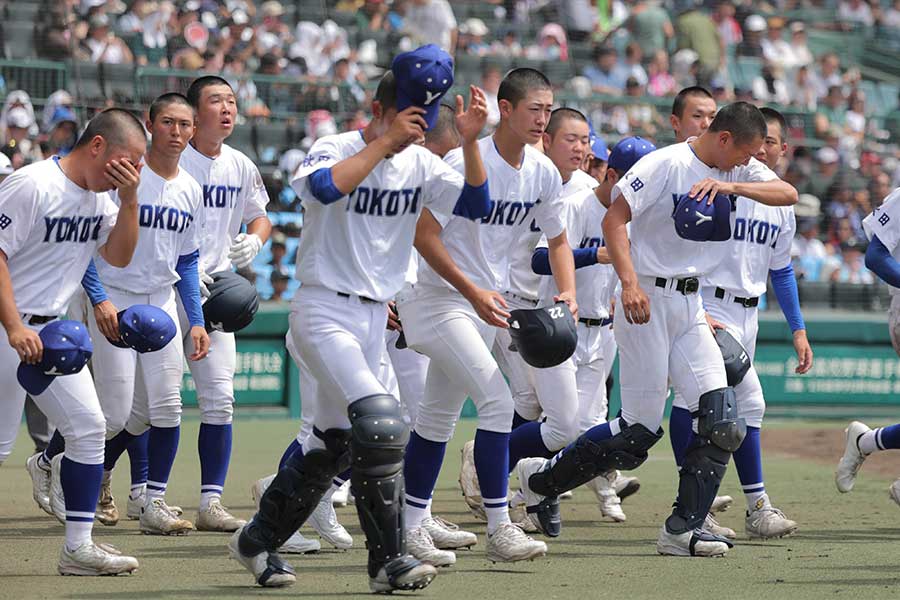敦賀気比に敗れた横手ナイン【写真：スポーツ報知/アフロ】