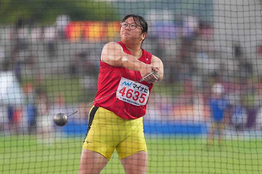 中学まではバレーボールとの掛け持ちで競技に励んだ坂口【写真:井上学】
