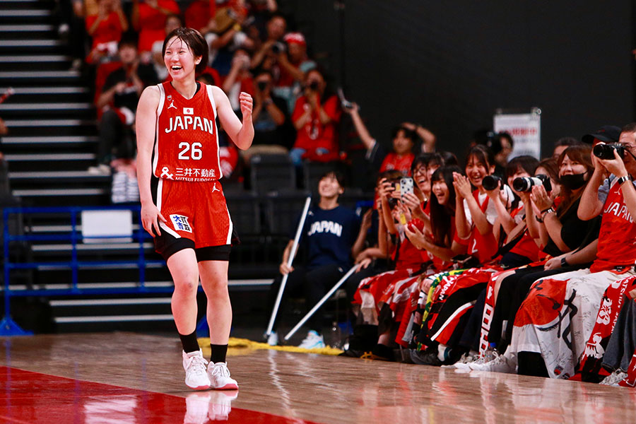 劇的な勝利の立役者となった田中は喜びの笑み【写真：羽鳥慶太】