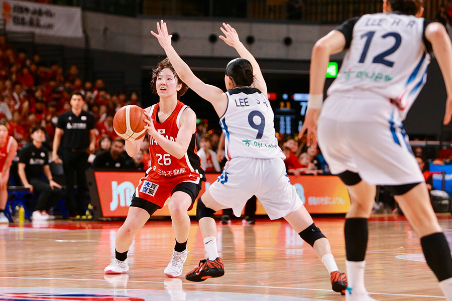 韓国戦で勝利を決める3ポイントシュートを放つ田中こころ【写真：羽鳥慶太】