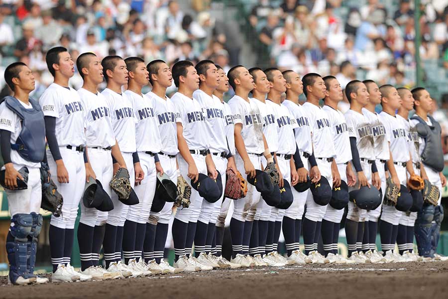 甲子園ベスト8進出を果たした三重高校【 写真:スポーツ報知/アフロ】
