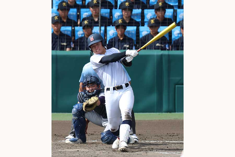 横浜の江坂佳史【写真:産経新聞社】