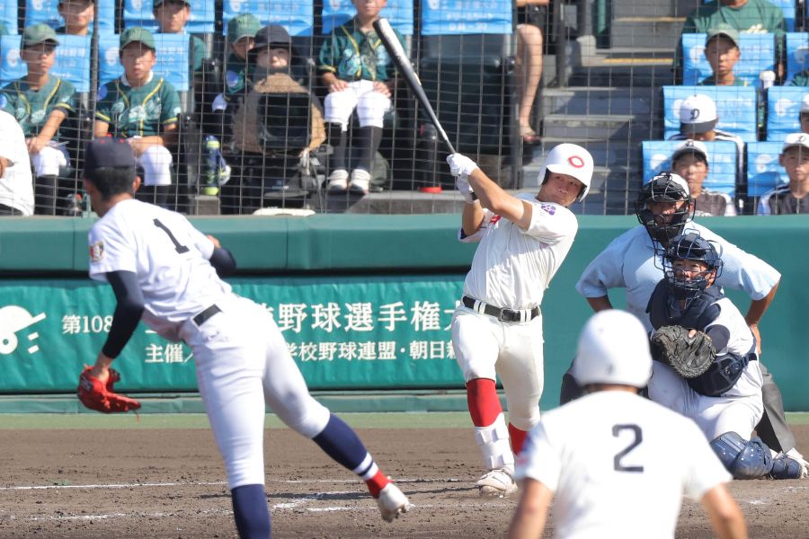 織田から勝ち越し3ランを放った智弁和歌山の楠本龍生【写真：スポーツ報知/アフロ】