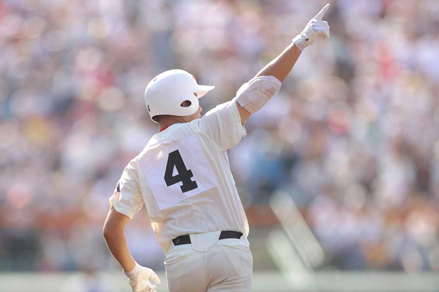 3ランを放った智弁和歌山の楠本龍生【写真：スポーツ報知/アフロ】
