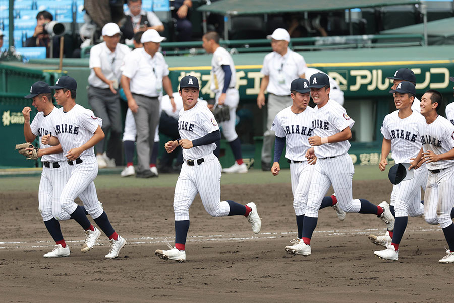 8強入りした熊本の有明ナイン【写真：スポーツ報知/アフロ】