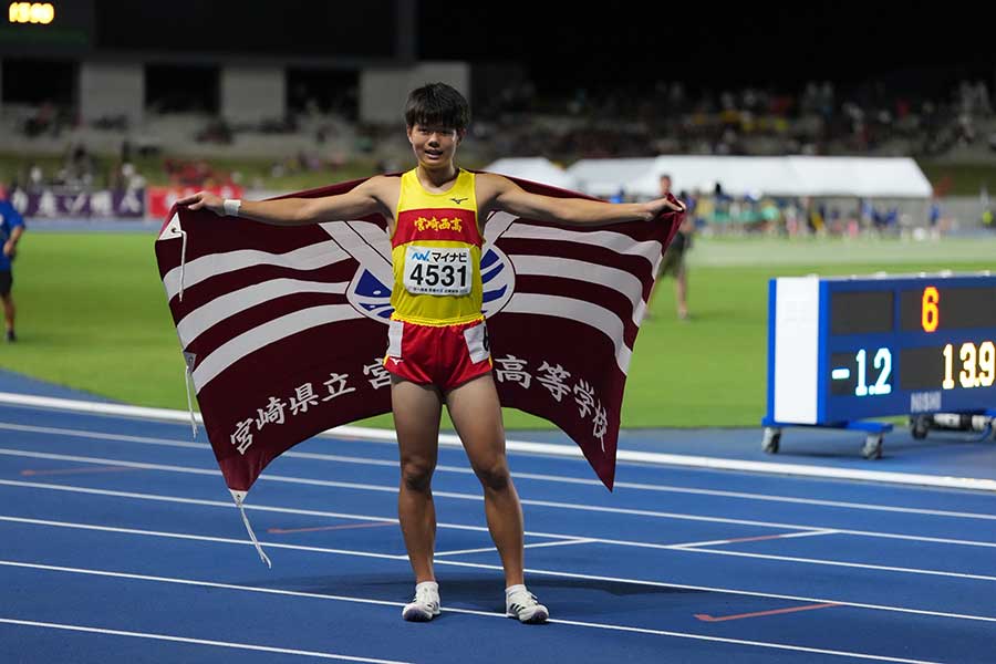男子110メートル障害で優勝した高城昊紀【写真：井上学】