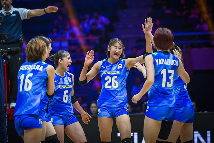 ベトナムに3-0で勝利した女子バレー日本代表【写真:Volleyball World提供】