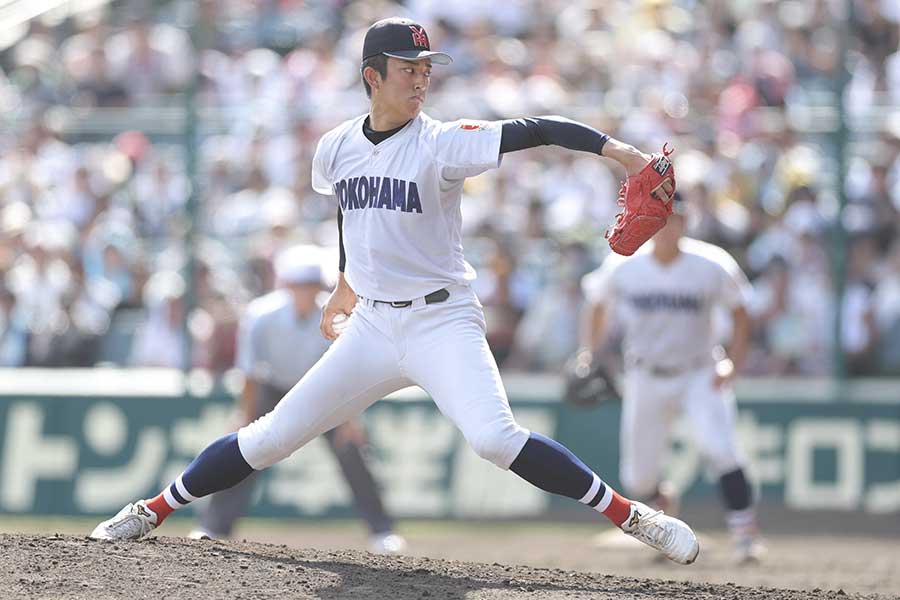 甲子園で登板した横浜の織田翔希【写真：スポーツ報知/アフロ】