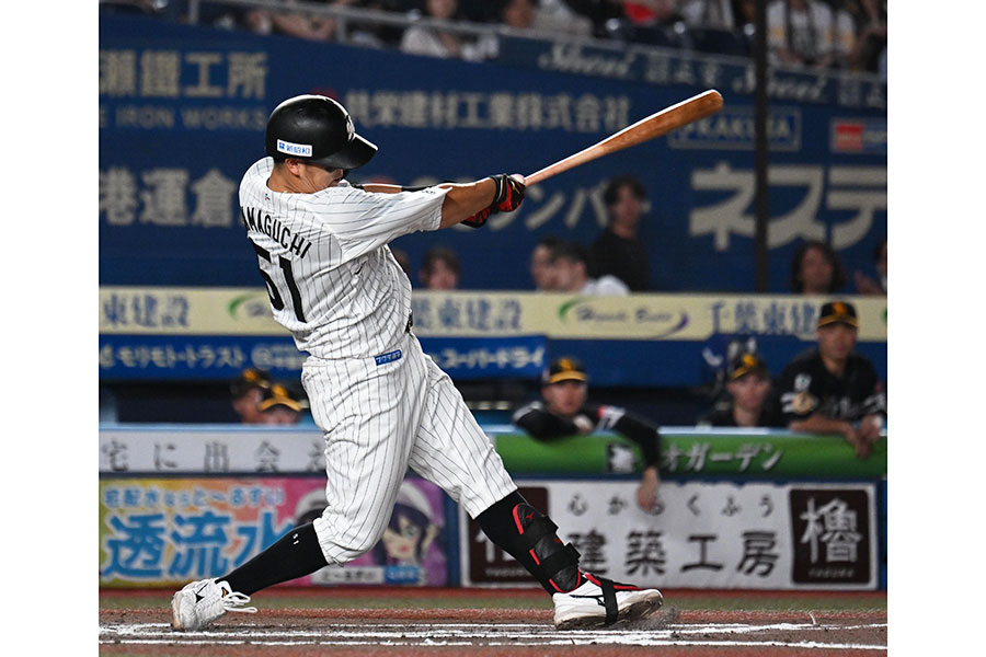 24号サヨナラ本塁打を放ったロッテの山口航輝【写真:産経新聞社】