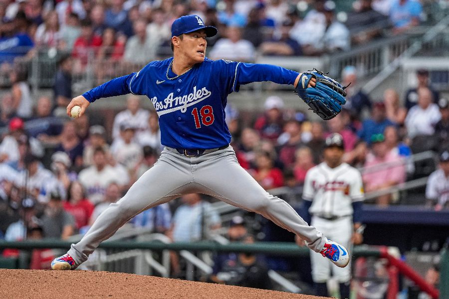 先発登板したドジャースの山本由伸【写真：ロイター】