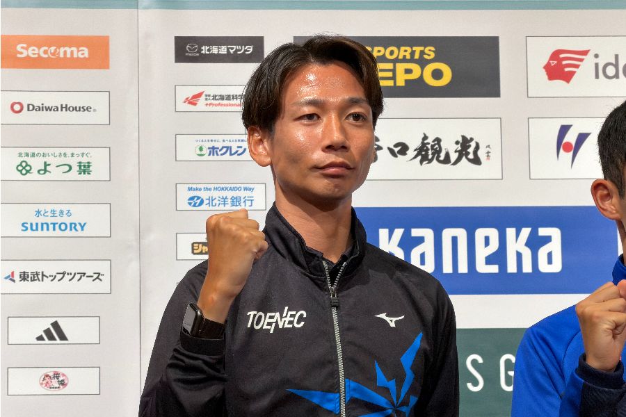北海道マラソンの会見に登壇した小山裕太【写真:編集部】