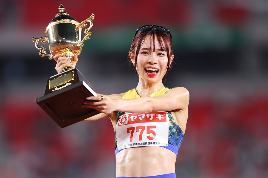 日本選手権の女子5000メートル決勝で初優勝した山本有真【写真：森田直樹/アフロスポーツ】