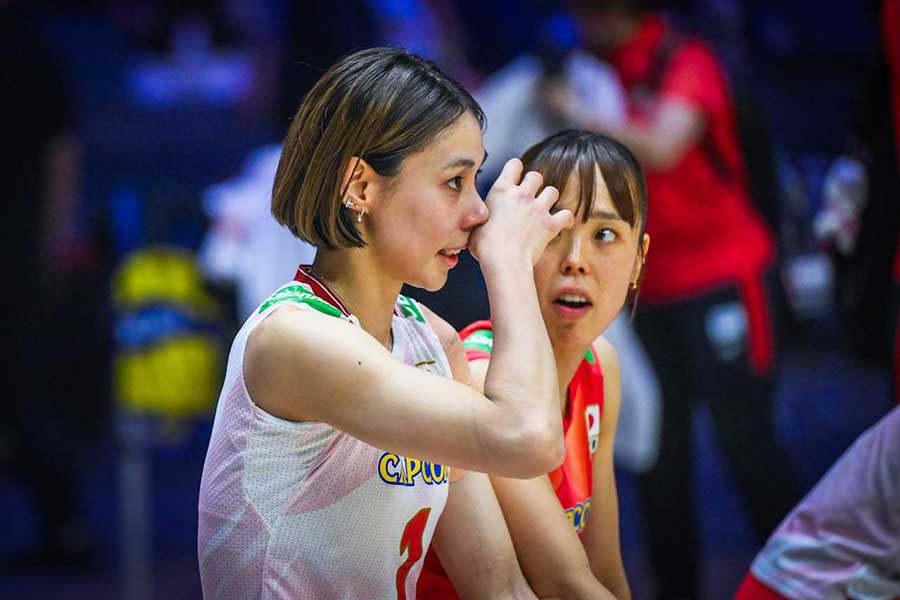 タイに敗れ涙を流した和田由紀子【写真：Volleyball World提供】