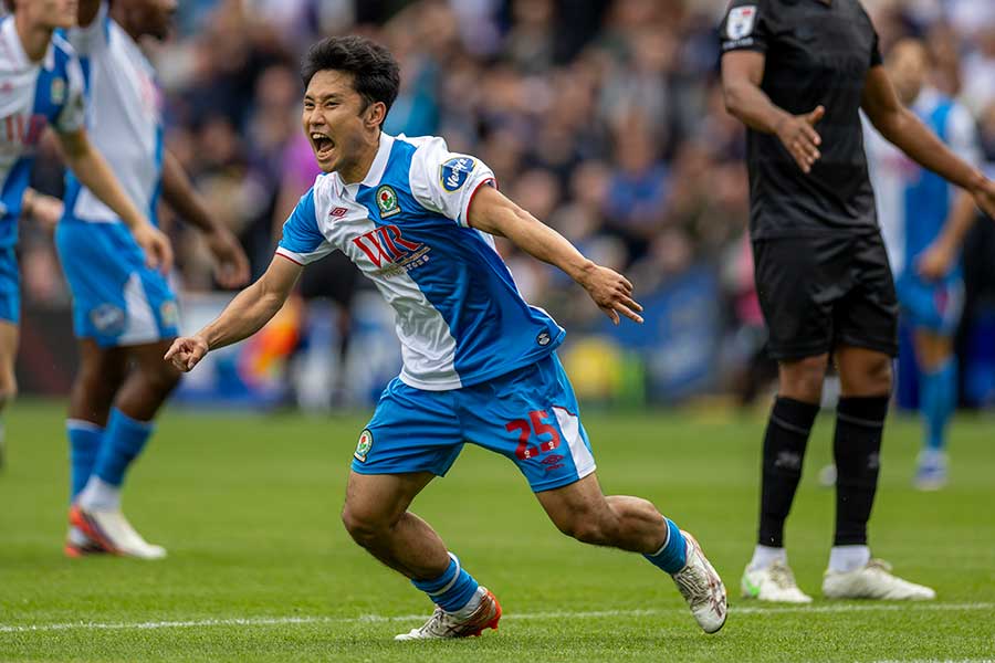 QPR戦で先制点を奪ったブラックバーンの森下龍矢【写真:アフロ】