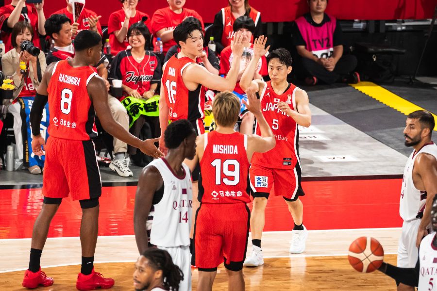 カタールに大勝したバスケットボール男子日本代表【写真：FIBA提供】