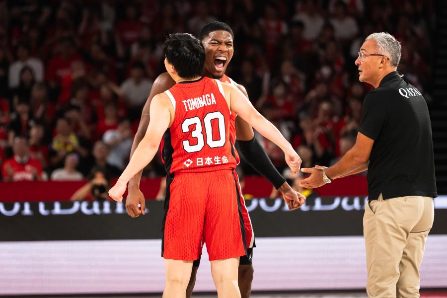 カタール戦に出場し、吠える日本代表の八村塁【写真：FIBA提供】