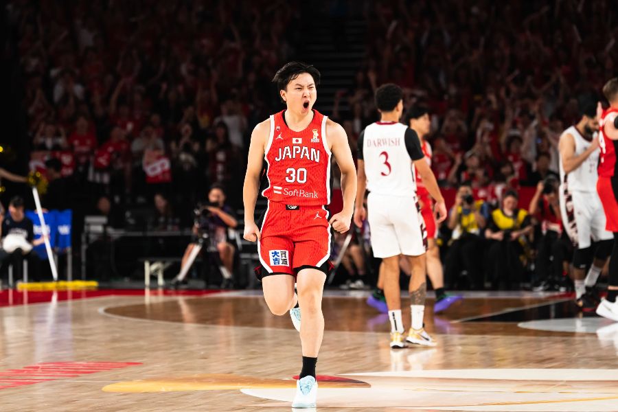 カタール戦に出場した富永啓生【写真:FIBA提供】