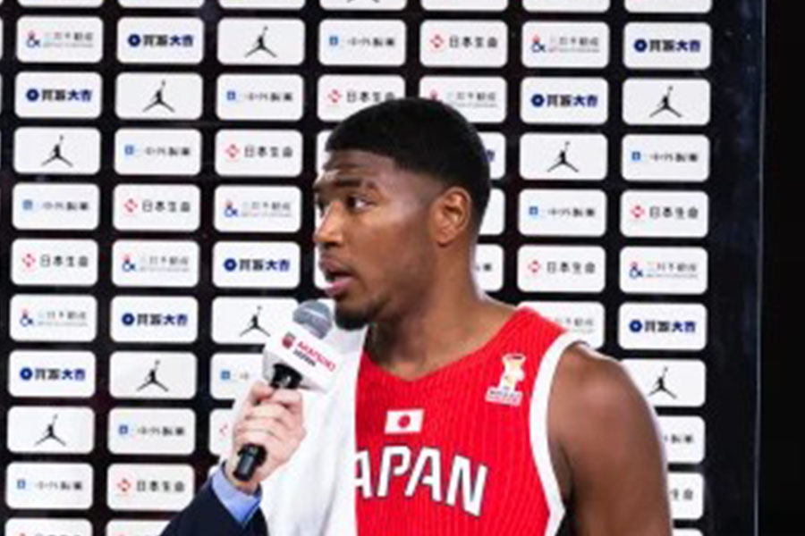 カタール戦で両チーム最多の30得点を挙げた八村塁【写真：FIBA提供】