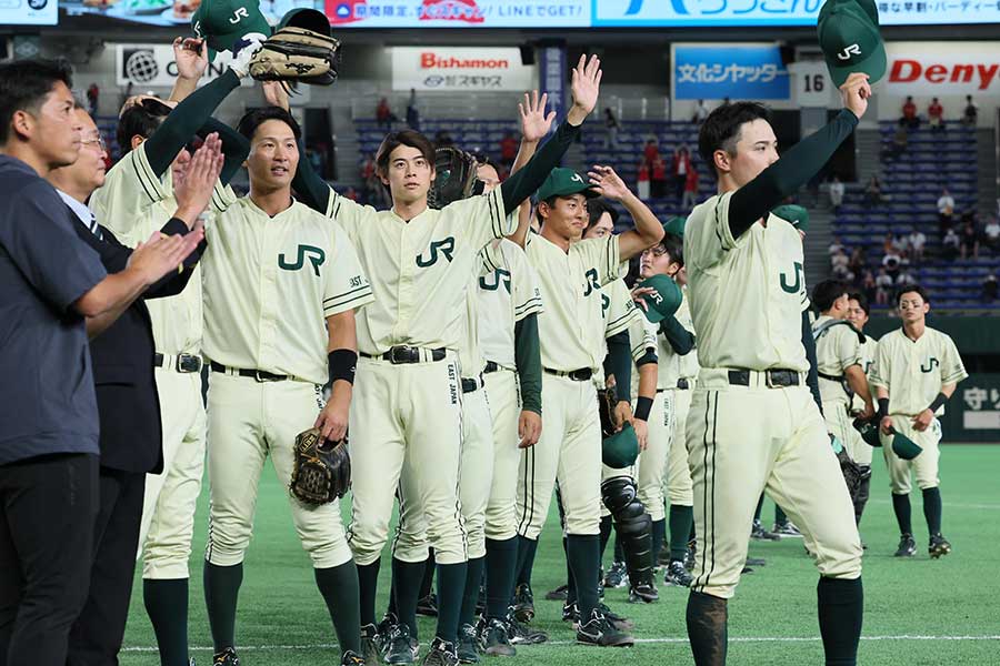 JR東日本の選手たち【写真：産経新聞社】