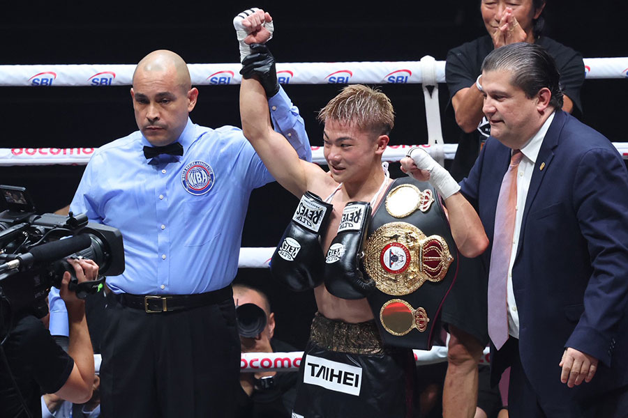 WBA世界ライトフライ級王座を獲得した吉良大弥【写真:山口比佐夫】