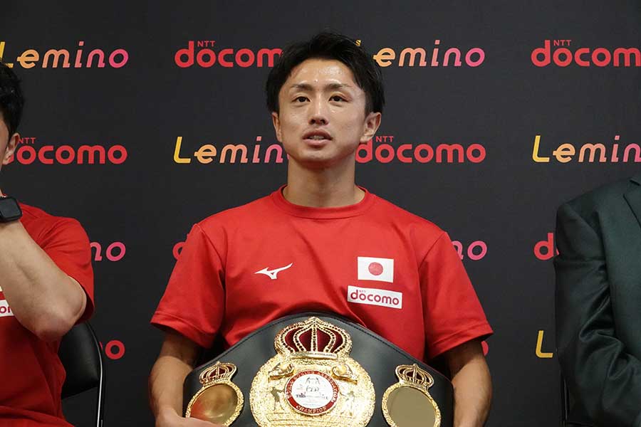 一夜明け会見を行った石井武志【写真：澤田直人】