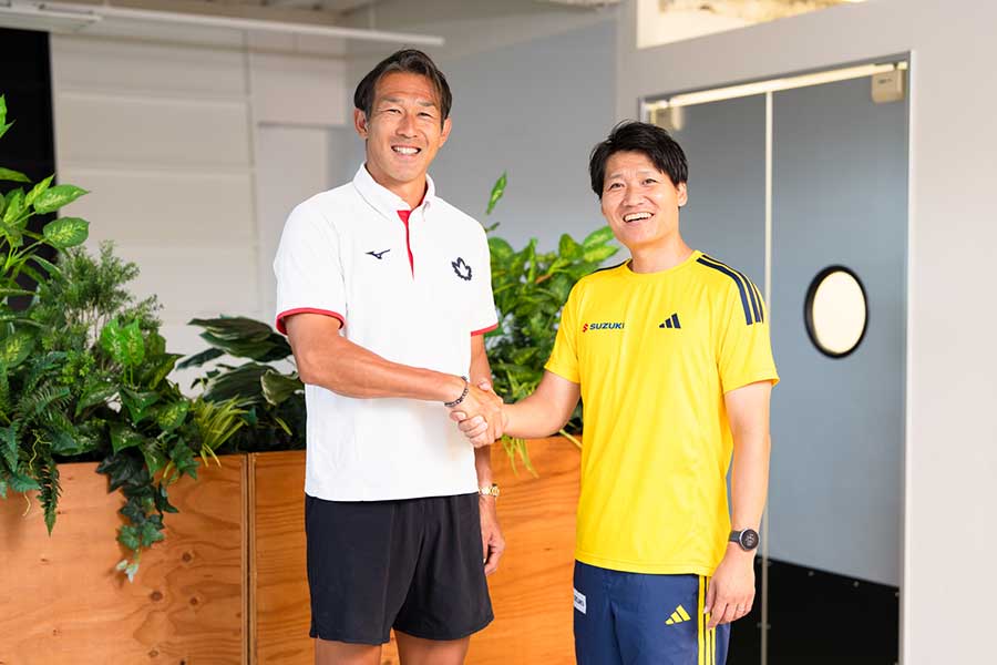 昨年「渡辺パイプ presents 10&7 CHAMPIONSHIPS」を立ち上げた右代啓祐氏(左)と中村明彦氏【写真:荒川祐史】