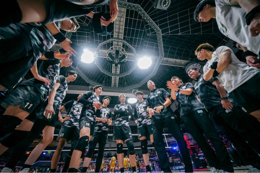 バレーボール日本代表【写真：Volleyball World提供】
