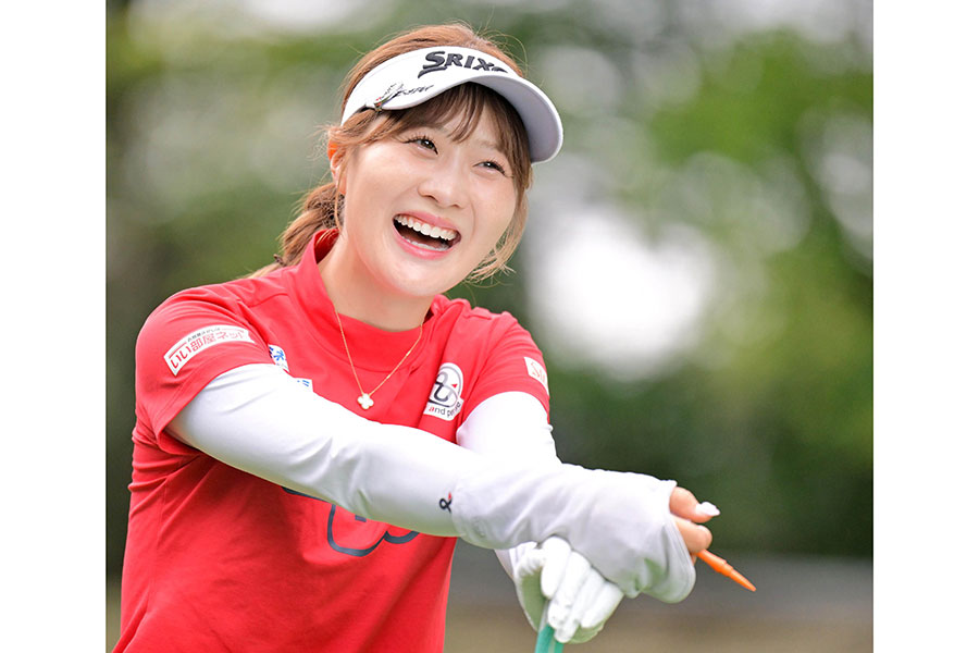 女子ゴルフの22歳・都玲華【写真：スポーツ報知/アフロ】