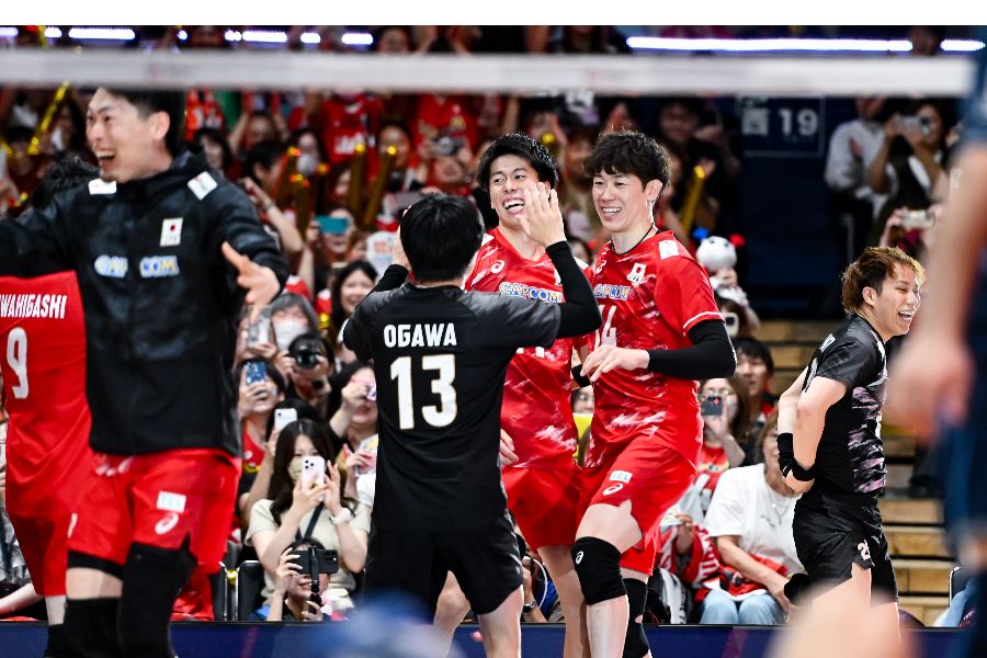 イランに勝利し、ロサンゼルス五輪出場を決めたバレーボール男子日本代表【写真：中戸川知世】