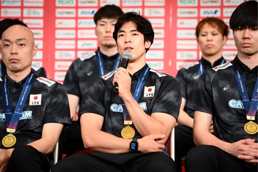 会見を行ったバレー男子日本代表の宮浦健人【写真：中戸川知世】