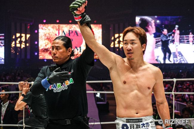 朝倉未来、勝利直後の1枚に感動の声「漢だね」「最高な2人」 敗れた