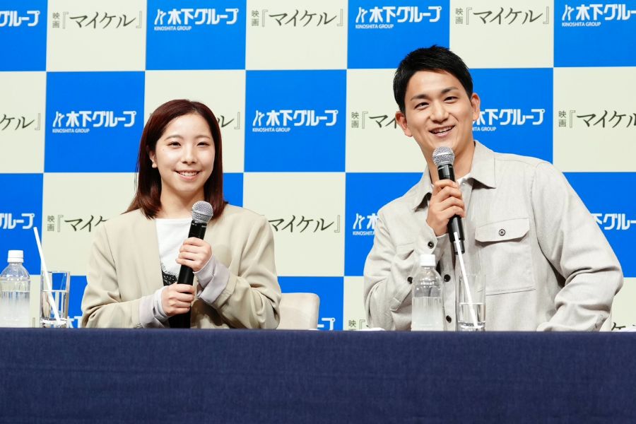 会見に登場したりくりゅうこと、三浦璃来さんと木原龍一さん【写真：黒澤崇】