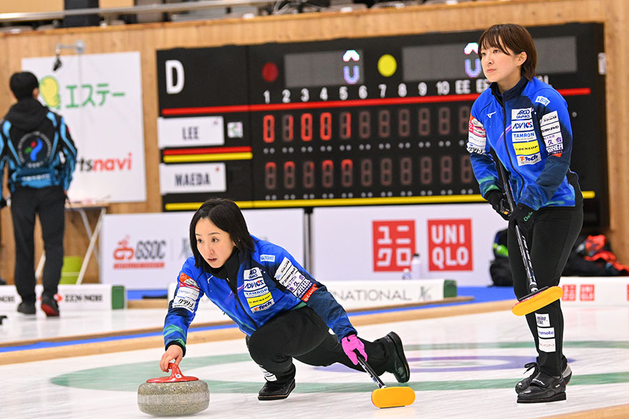 軽井沢国際カーリング2026に出場している藤澤五月(左)と鈴木夕湖【写真:(C)Karuizawa International】