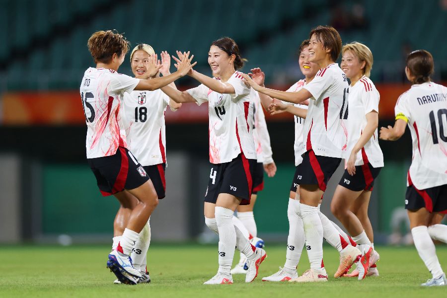 ベトナムに勝利したサッカー女子の日本代表【写真：森田直樹/アフロスポーツ】
