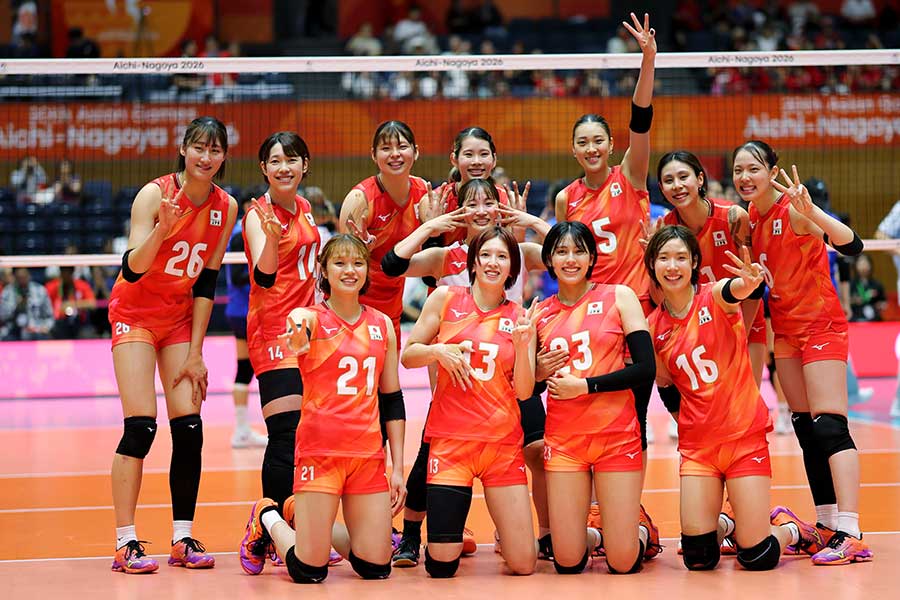 台湾戦に勝利した女子バレーボール日本代表【写真：西村尚己/アフロスポーツ】