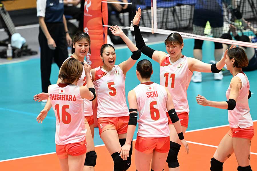 韓国を3-0で撃破した女子バレー日本代表【写真:徳原隆元】