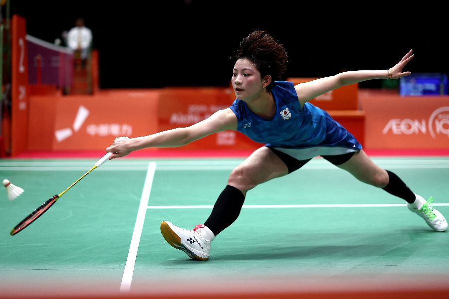 バドミントン女子団体戦の準々決勝で勝利した宮崎友花【写真：ロイター】