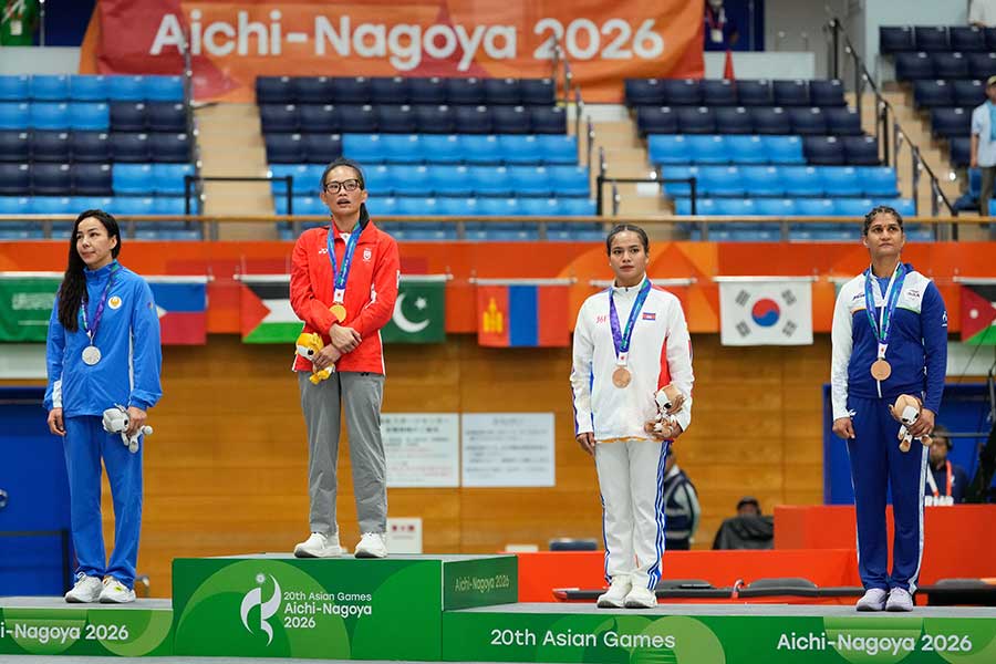 女子トラディショナル60キロ級で銅メダルを獲得したスチカ・タリヤル(右端)【写真:AP/アフロ】