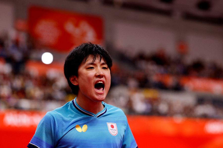 アジア大会の卓球男子団体戦決勝、2勝を挙げた張本智和【写真:ロイター】