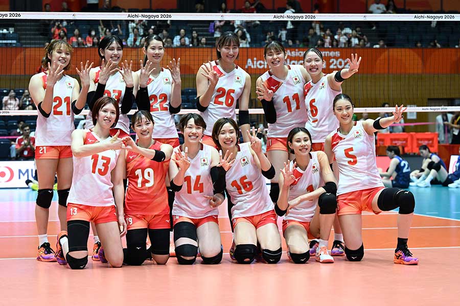 アジア大会に出場した女子バレーボール日本代表【写真：徳原隆元】