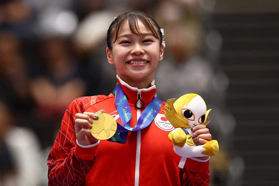 種目別ゆかで金メダルを獲得した杉原愛子【写真:ロイター】
