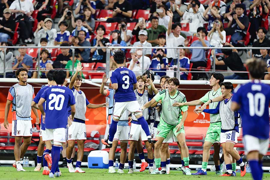 サッカーU-21日本代表【写真：アフロスポーツ】
