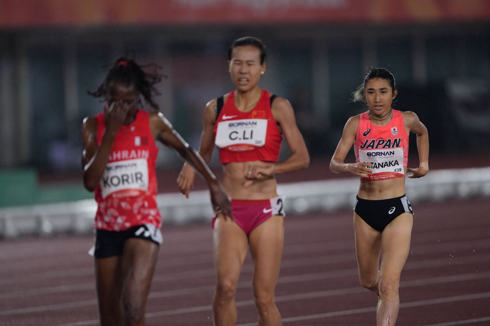 3位でゴールした田中希実（右）【写真：奥井隆史】